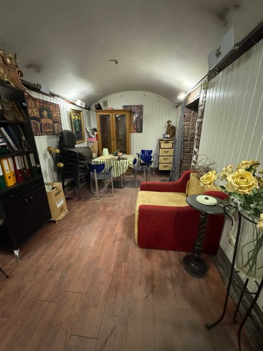 Продаж комерційного приміщення по вулиці Костомарова