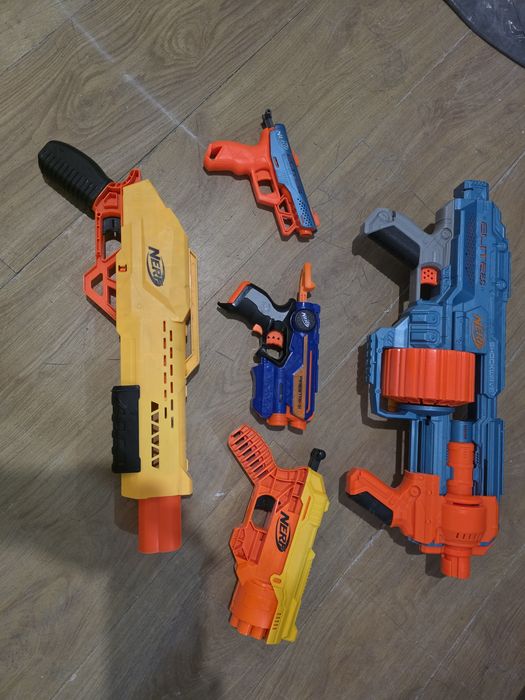 Zestaw oryginalnych pistoletów Nerf