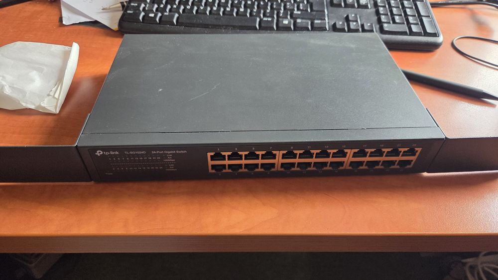 TPLink TL SG1024D