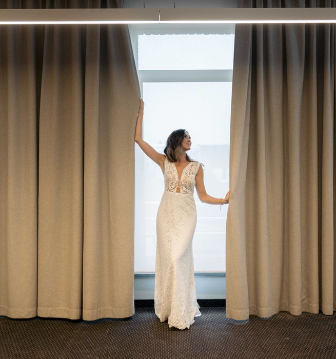 Elegancka suknia ślubna.