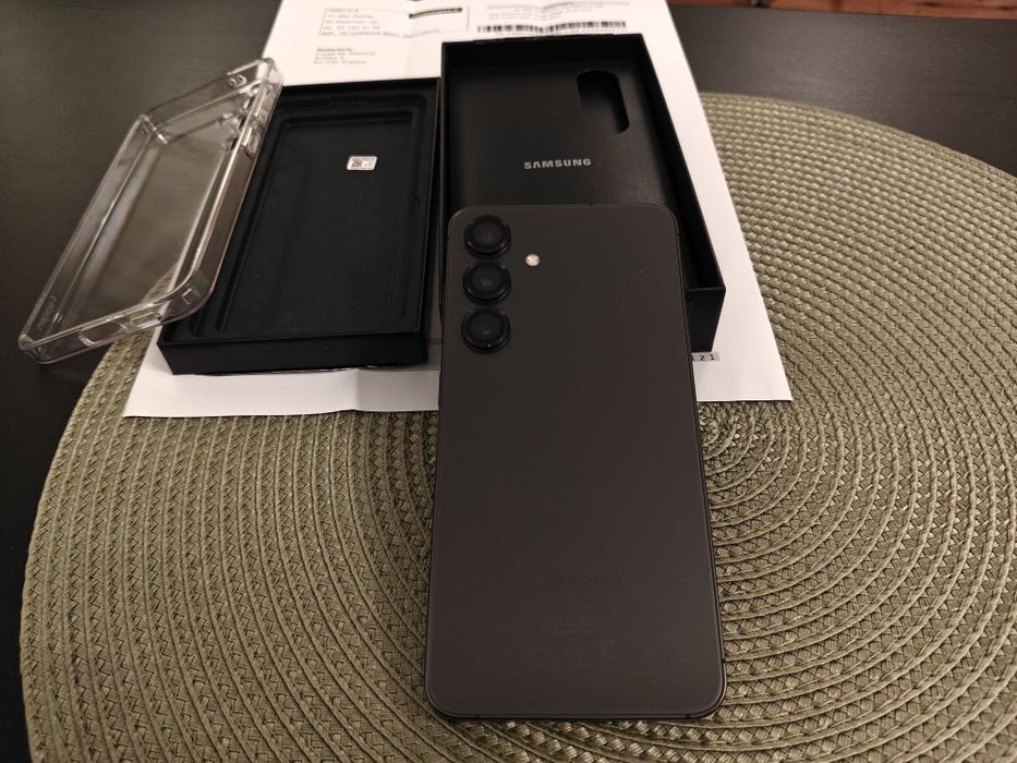 Samsung s24 8/256 - roczny