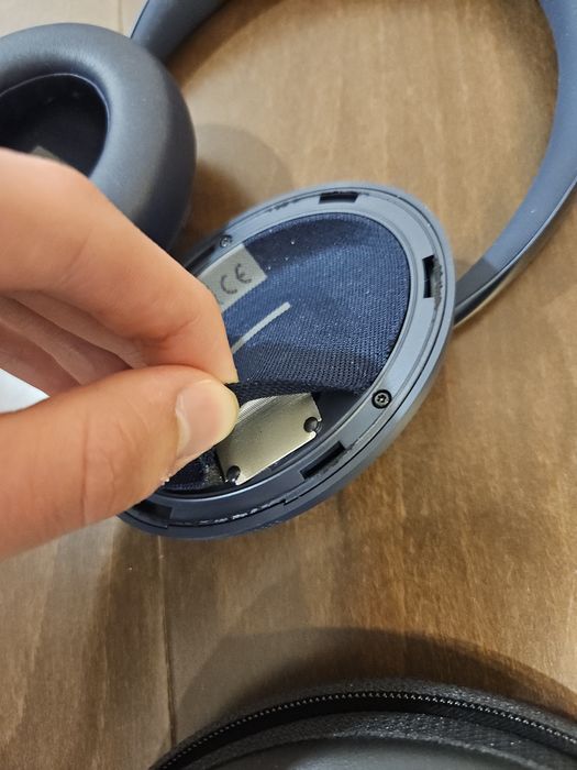 Bose QuietComfort 700 – niebieskie, etui i kabel