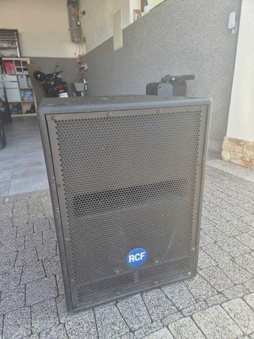 Subbas aktywny RCF ART 705-AS