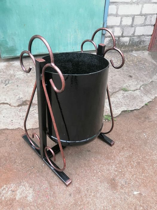 Урна мусорка.         .