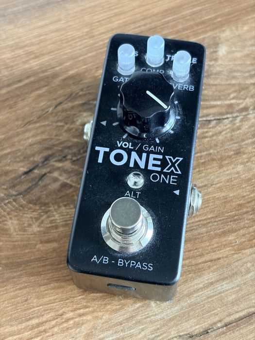 Efekt gitarowy Tonex One