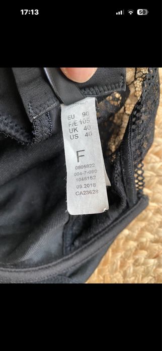 90 F czarny stanik conturelle