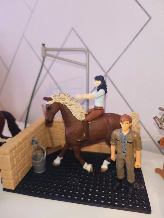 Zestaw Schleich myjnia i konie całość