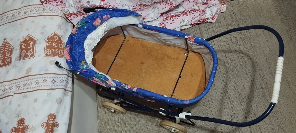 Коляска дитяча, іграшкова в стилі ретро 90х