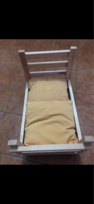 Cama em madeira para gato ou cão