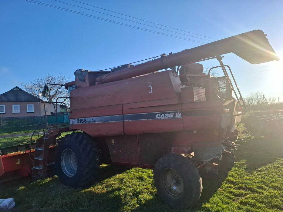 Комбайн зернозбиральний Case 2166