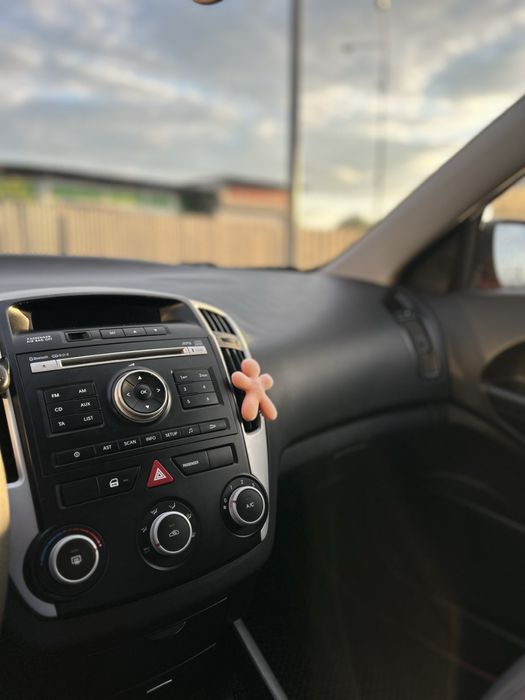 Kia Ceed 2009 червона