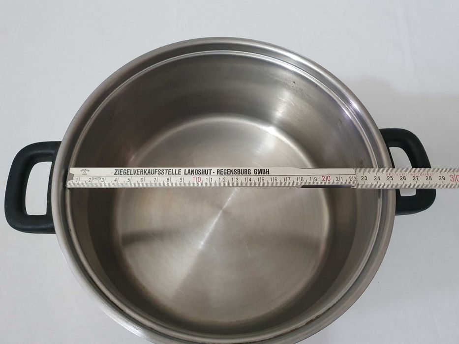 Кастрюля  из Германии  нержавейка FIRST на 5л Ø 24 cm.