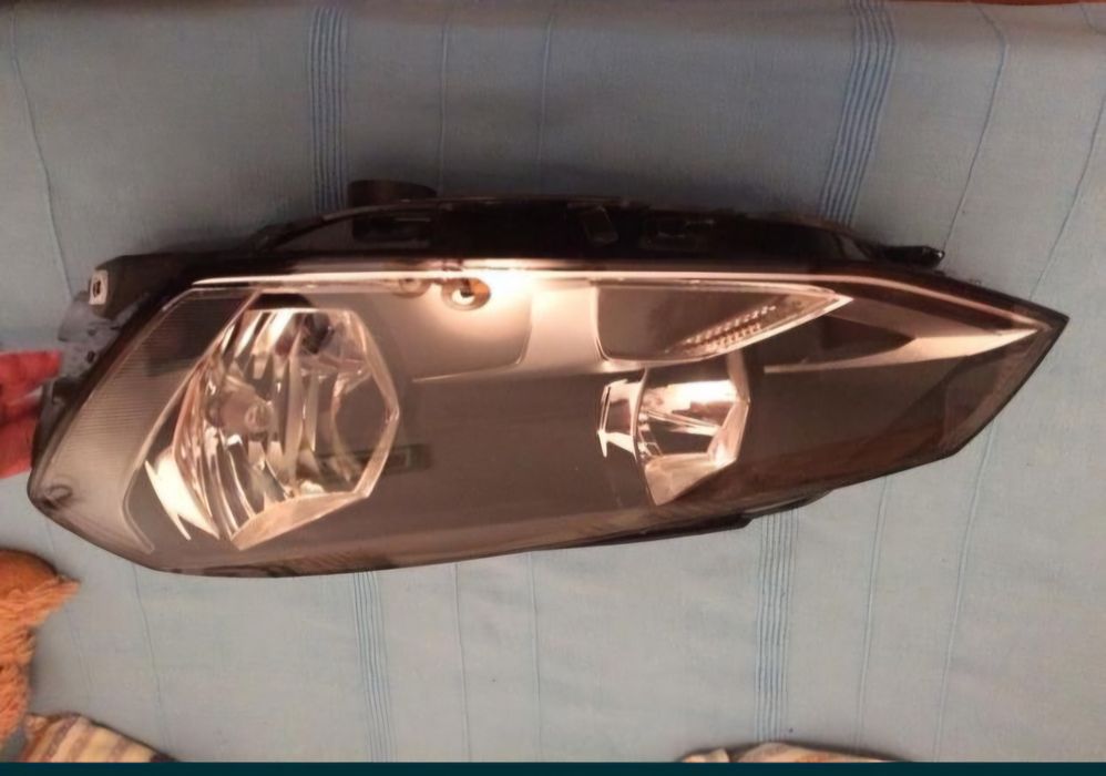 Farol frente lado esq golf VII