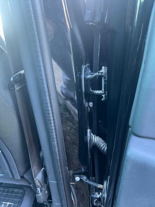 Продається гарний та економний  сімейний Пежо 3008