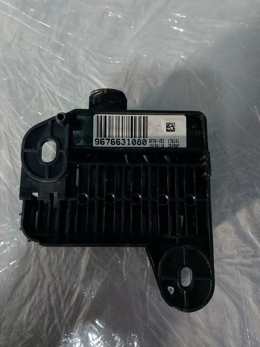 CAIXA FUSÍVEIS BATERIA CITROEN C3 AIRCROSS / 9676631080 / 9802447780