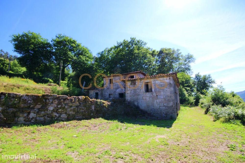 Ruina - Terras De Bouro - 1.450 M2 Terreno
Braga