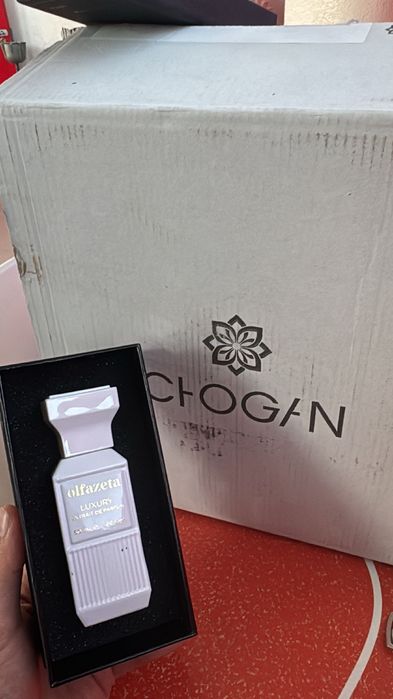Perfumes e outros produtos da chogan