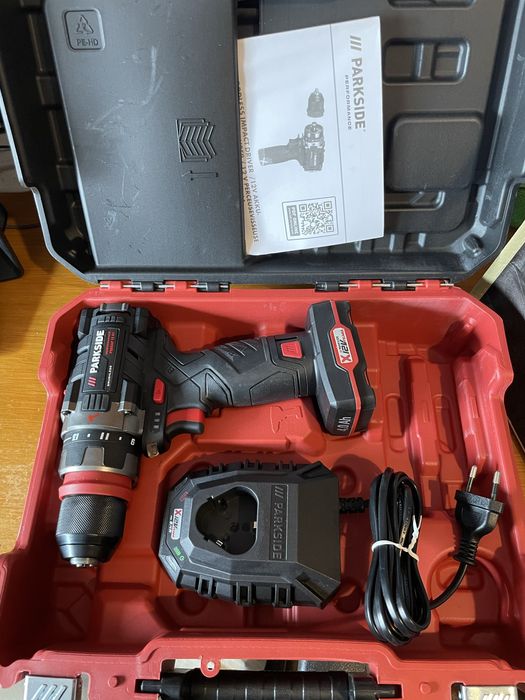 Aparafusadora Performance com Martelo da Parkside - 12V