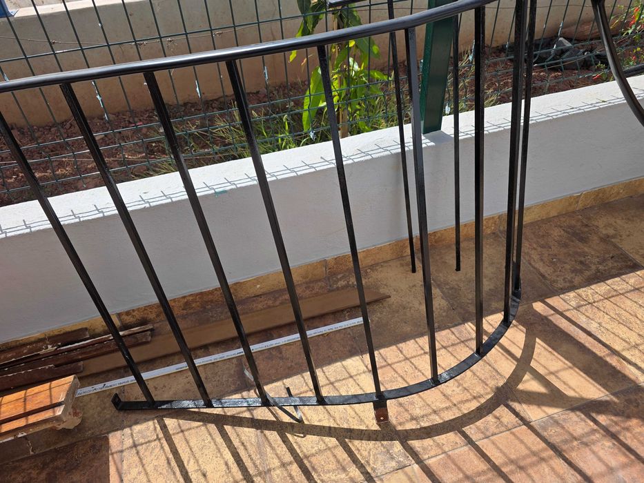 Escada como no nova em ferro