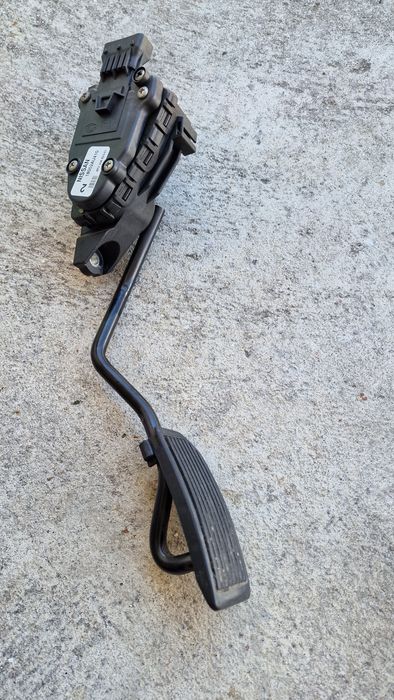 Pedal de acelerador nissan