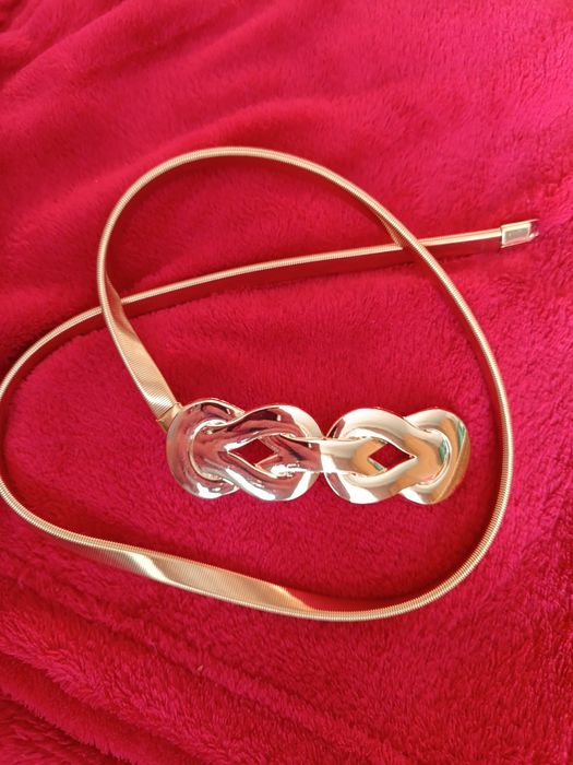 Metalowy pasek do sukienki