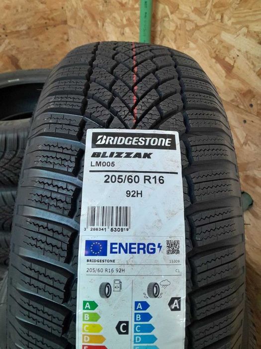 Нові зимові шини Bridgestone Blizzak LM005. Розмір 205/60 R16, індекс 92H. Виробництво — Іспанія, кінець 2024 року.