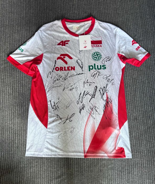 Replika koszulki reprezentacyjnej z autografami siatkarzy