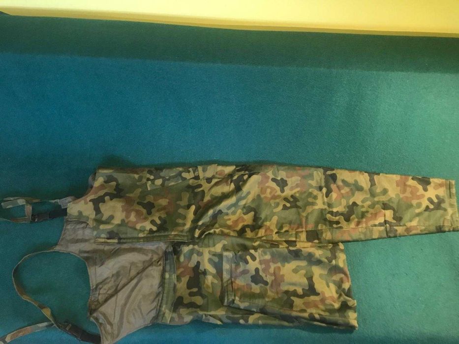 Myśliwskie – kurtka, spodnie, kamizelka, czapka, maskujące, w teren