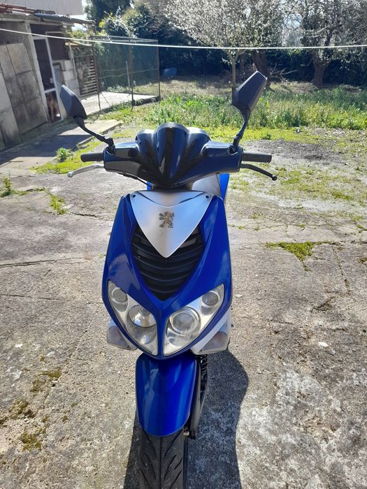 Moto em bom esta 850 euros