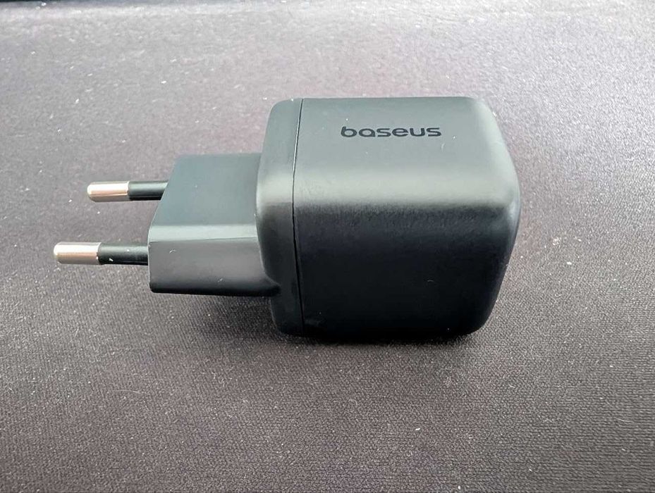 Carregador Rápido Baseus 45W GaN c/ Cabo 1m (NOVO)