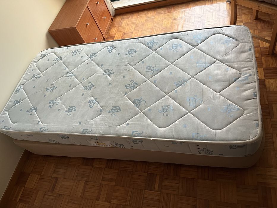 Colchao e base de solteiro