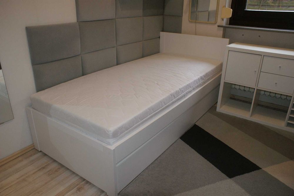 meble młodzieżowe biurko IKEA łóżko szafa białe materac regał 90 200
