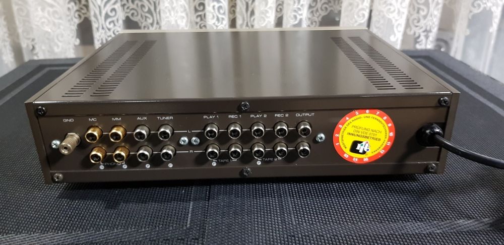 Mitsubishi M-P01 (Diatone)Топовый предварительный усилитель коробочный