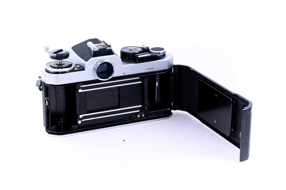 Nikon FE2 SLR Profesjonalna lustrzanka analogowa
