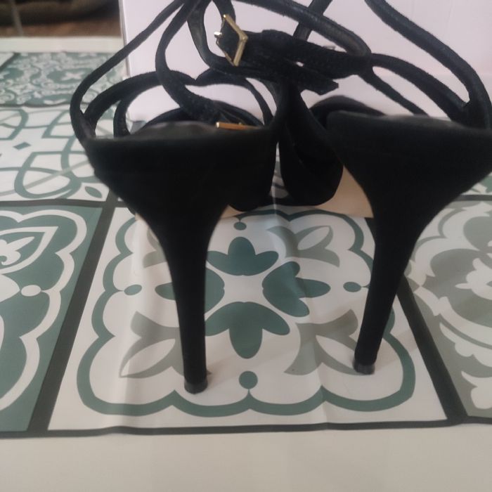 Buty na obcasie DeeZee czarne  rozm.39