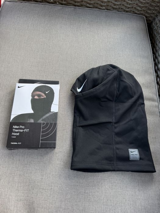 Czarna kominiarka sportowa Nike Pro, uniwersalna, nowa