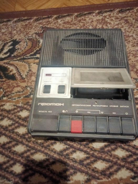 Продам магнитофон . Протон402