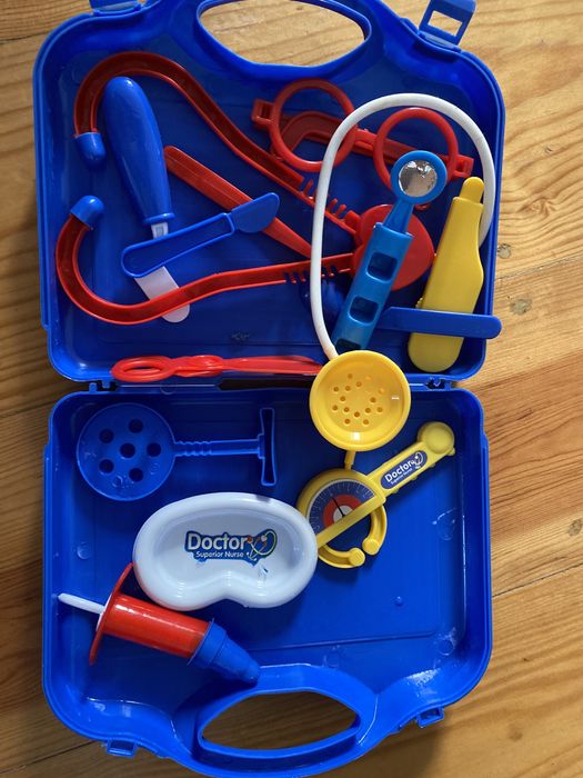 Caixa de brincar - primeiros socorros