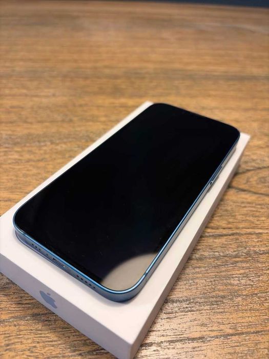 Iphone 13 256GB w kolorze niebieskim