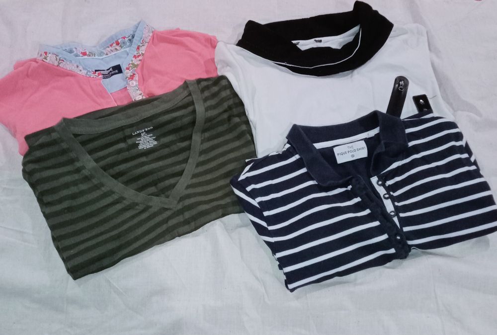 Футболки 
Лот 4 позиції 
На ог 90 
Стан 9/10
Ціна 180 грн