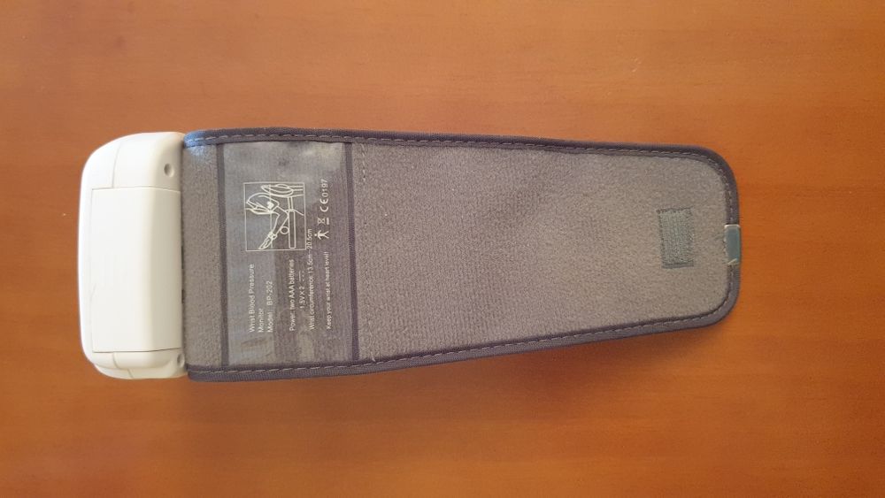 Medidor de Tensão/Tensiómetro Digital de Pulso BP-202 com Estojo