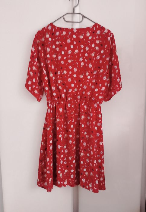Sukienka czerwona kopertowa w kwiaty New Look rozmiar 42 XL