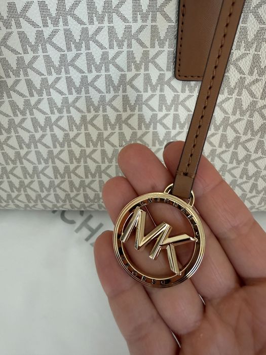 Mala Michael Kors
