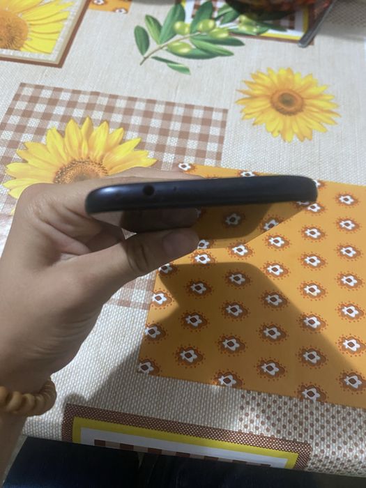 Телефон на запчастини редмі 7