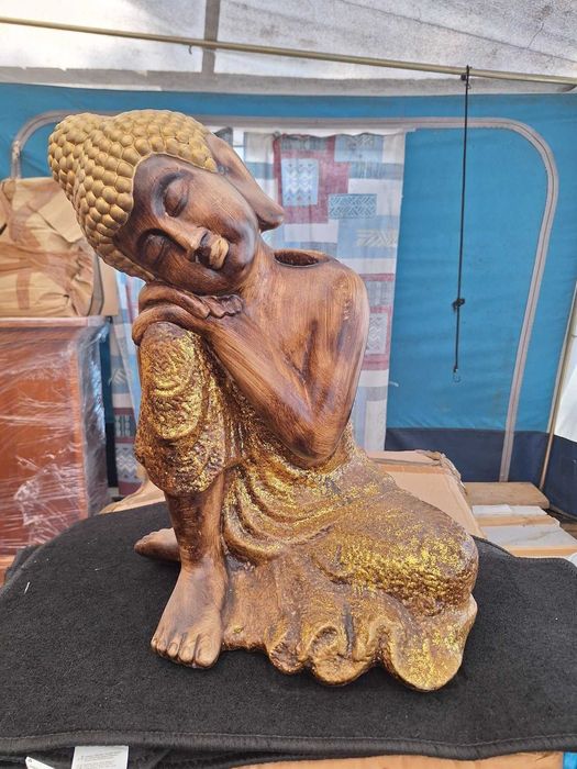 vendo buda descansado, buda em repouso