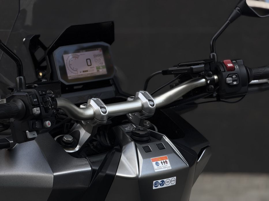 HONDA X-ADV 750 - Como Nova!