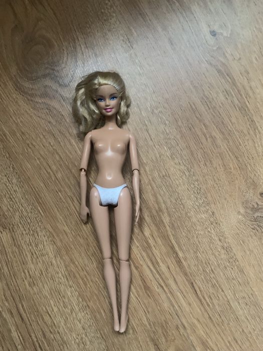 Lalka Barbie ruchomę  ręce i nogi