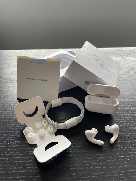 Airpods Pro APPLE 2ª Geração (artigo de exposiçao de loja)