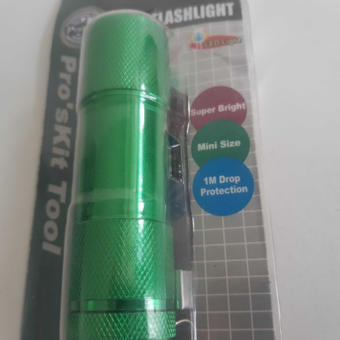 Pequena Potente Lanterna 9 LED Nova