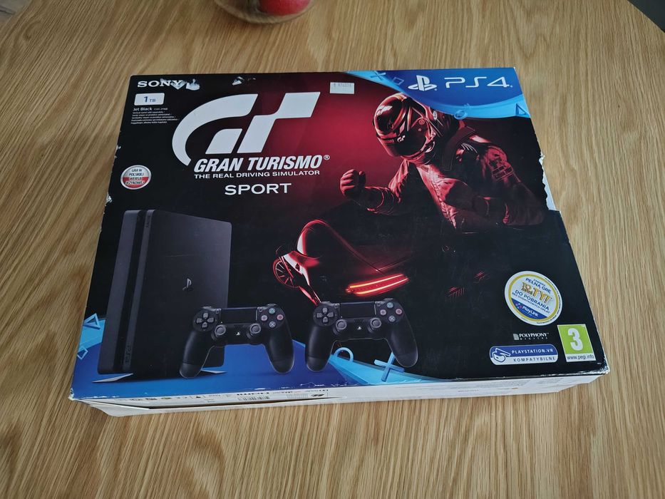 Playstation 4 Slim plus słuchawki Platinum Wireless Headset.